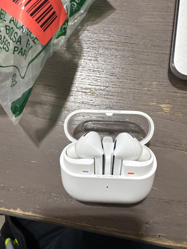 Photo 1 of Samsung Galaxy Buds 3 Pro AI True Wireless Bluetooth Earbuds, Noise Cancelling, Sound Optimization, Redesigned Comfort Fit, White [US Version, Amazon Exclusive, 2Yr Warranty]