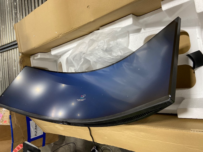 Photo 1 of Samsung S49C954UAN 49" Class Dual Quad HD (DQHD) Curved Screen Gaming LCD Monitor, 32:9