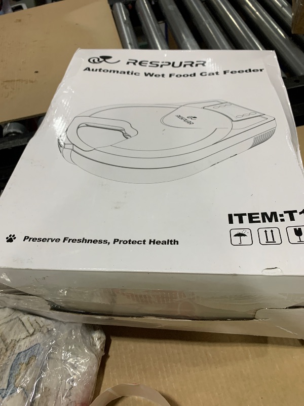Photo 1 of Automatic Wet Food Cat Feeder, Semiconductor Cooling & Reheat 3 Days 5 Freshness Meals Refrigerated Automatic Cat Feeder, 304 Stainless Steel Bowl, Timer Programmable Cat Food Dispenser for Cat