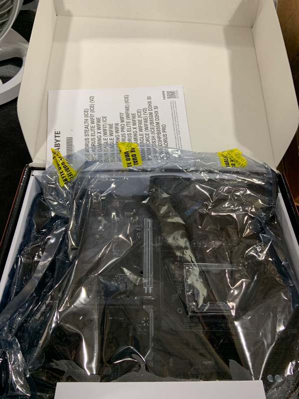 Photo 1 of GIGABYTE B850 Gaming WIFI6 AMD AM5 ATX Motherboard, Support AMD Ryzen 9000/8000/7000 Series, DDR5, 6+2+2 Power Phase, 3X M.2, PCIe 5.0, USB-C, WIFI6, GbE LAN, EZ-Latch, 5-Year Warranty