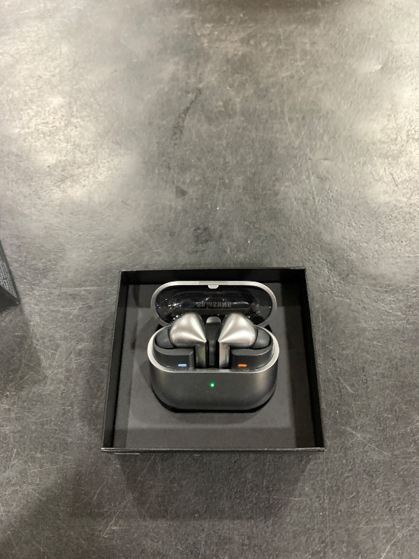 Photo 1 of 1 NONFUNCTIONAL ------------------Samsung Galaxy Buds 3 Pro AI True Wireless Bluetooth Earbuds, Noise Cancelling, Sound Optimization, Redesigned Comfort Fit, Silver [US Version, Amazon Exclusive, 2Yr Warranty]
