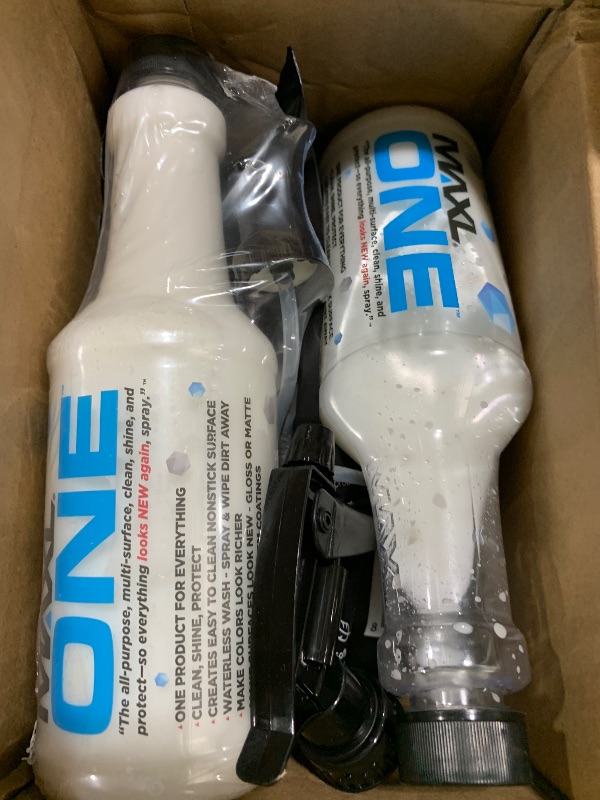 Photo 1 of MAXLONE ™ Car Spray with Triphene® Technology, Quick Spray & Wipe All Purpose Waterless Detailer - Clean, Shine, Protect Paint, Glass, Wheels, Trim Without Pre-Washing (2, 20oz w 4 Micro Fiber Cloth)