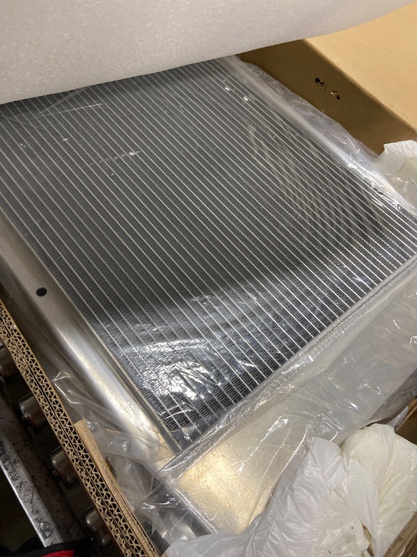 Photo 1 of ALLOYWORKS Radiator for 1967-1972 Chevy Blazer GMC C10 C20 C30 K10 K20 K30 C1500 C25 C2500 C35 C3500 Pickup Suburban Truck Van Jimmy L6 V8 Engines Radiators, Full Aluminum(4 Row, Silver, CU369)