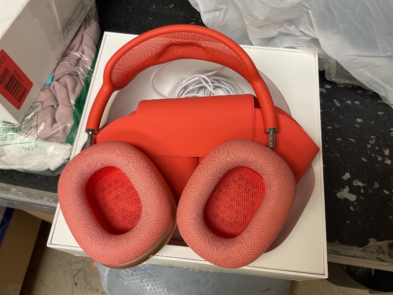 Photo 1 of ITEM IS LOCKED -------------------------minor damage------------------------------------------Apple AirPods Max Wireless Over-Ear Headphones, Active Noise Cancelling, Transparency Mode, Personalized Spatial Audio, Dolby Atmos, Bluetooth Headphones for iPh