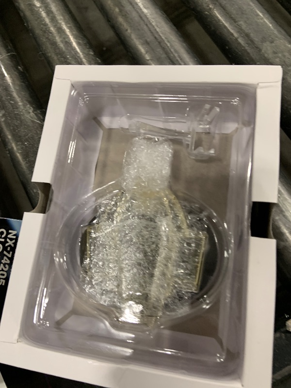 Photo 1 of Hero Collector Star Trek Collection: U.S.S. Defiant NX-74205 Cloaked Convention Exclusive, Yellow