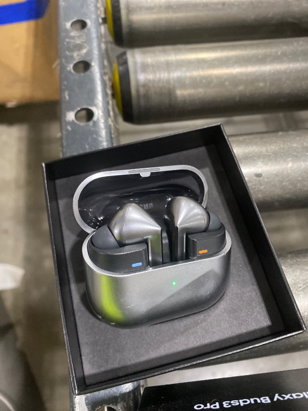 Photo 1 of Samsung Galaxy Buds 3 Pro AI True Wireless Bluetooth Earbuds, Noise Cancelling, Sound Optimization, Redesigned Comfort Fit, Silver [US Version, Amazon Exclusive, 2Yr Warranty]