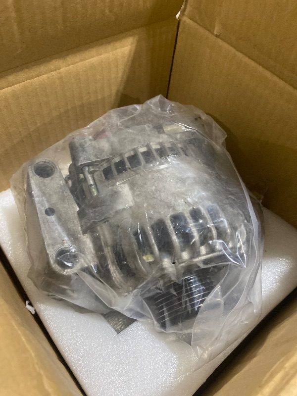 Photo 1 of SCITOO Alternator Fit for Ford Escape for Mazda for Tribute 3.0L 01 02 03 04-12V 110Amp CW 6-Groove Pulley, Replace OE 8259 1L8U10300CD 1L8U10300CE 1L8U10300DD AJ03-18-300A AJ03-18-300B