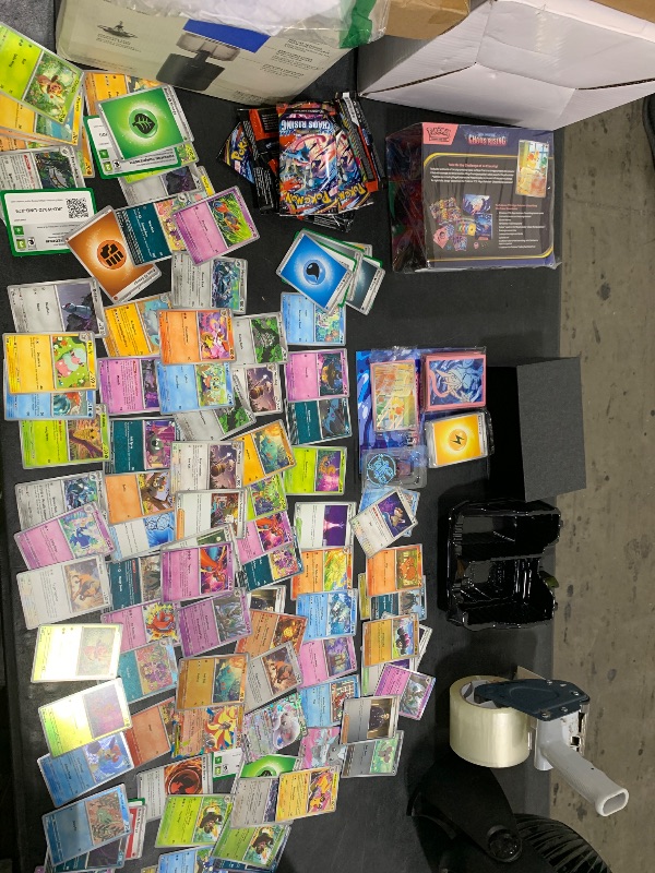 Photo 1 of Pokémon TCG: Mega Evolution—Chaos Rising Elite Trainer Box