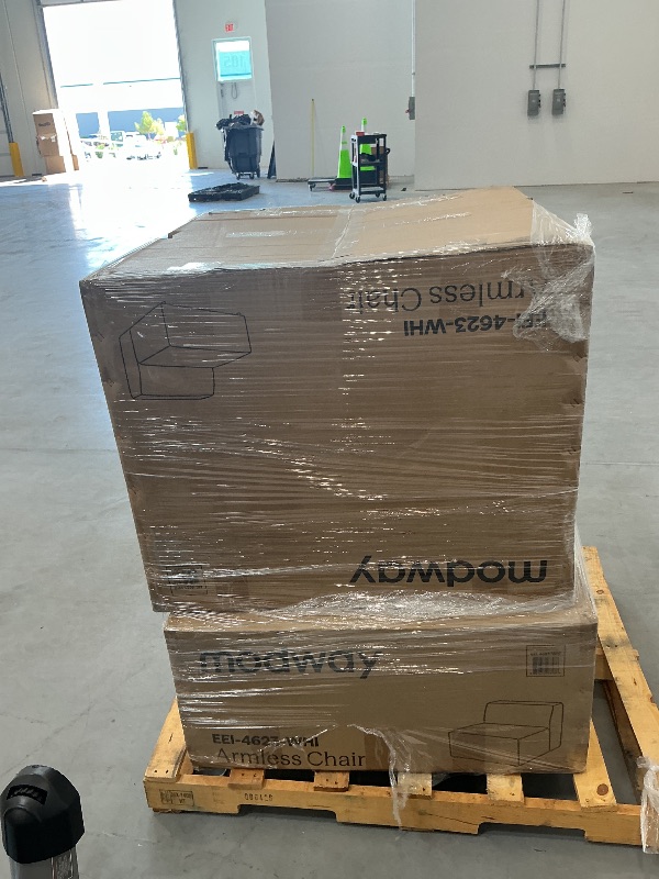 Photo 1 of Nellis XL Pallet: Sofas & Couches