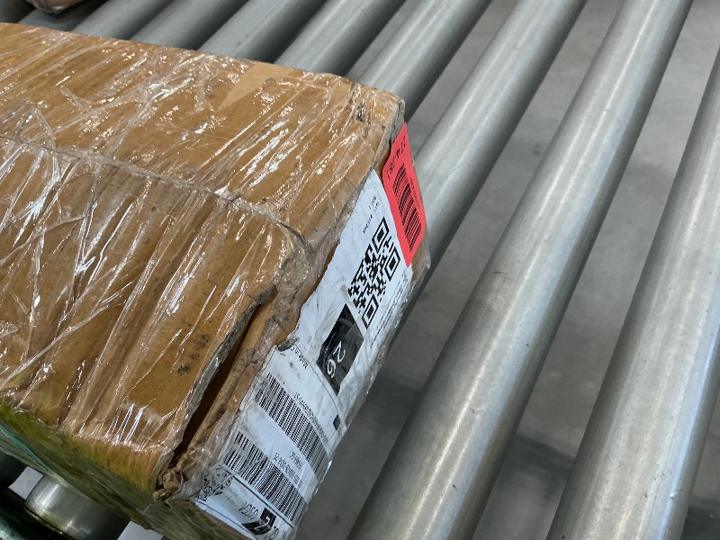 Photo 1 of VEVOR Welding Screen with Frame, 6' x 8' Welding Curtain Screen, Flame-Resistant Vinyl Welding Protection Screen on 4 Swivel Wheel (2 Lockable), Moveable & Professional for Workshop/Industrial, Yellow
