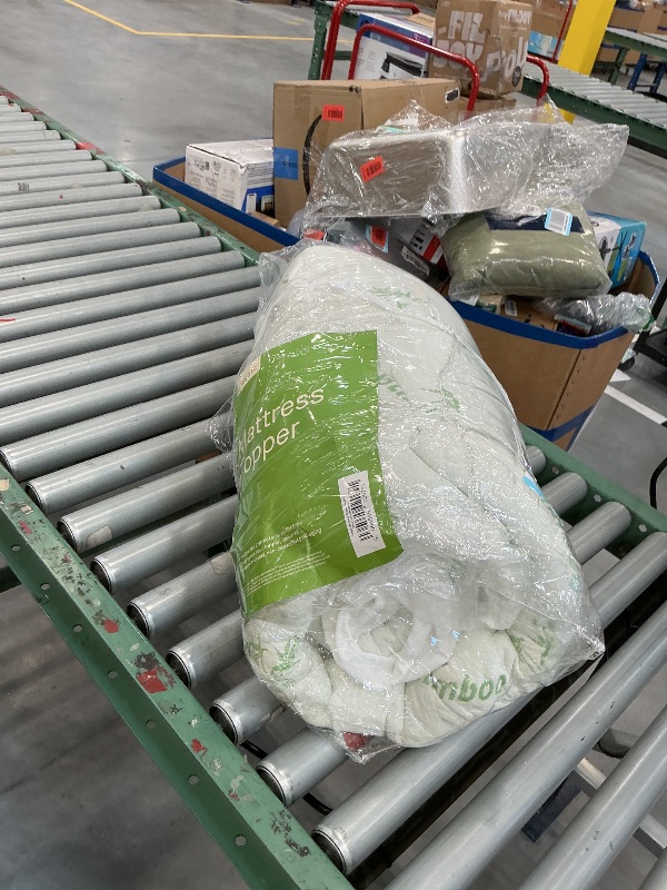 Photo 1 of Niagara Sleep Solution Queen Mattress Topper
