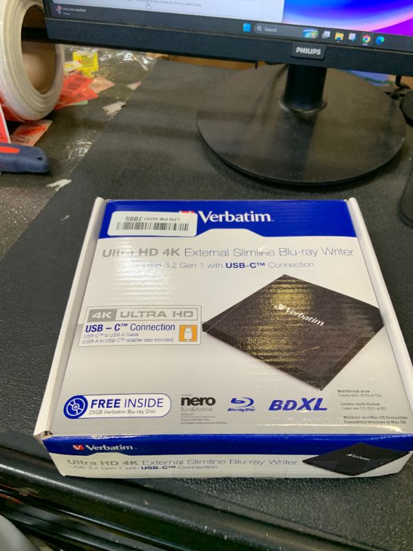 Photo 1 of Verbatim Ultra HD 4K CD DVD Blu-ray Writer USB 3.2 GEN 1 USB-C Connectivity Slim Brushed Metal Enclosure Compatible with Mac and PC with Free 25GB Verbatim Blu-ray disc
