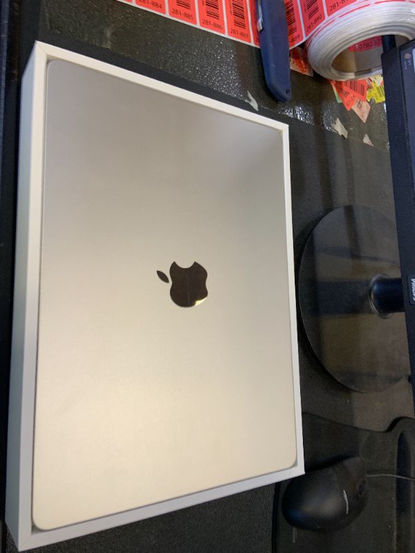 Photo 1 of Apple 2025 MacBook Air 13-inch Laptop with M4 chip: Built for Apple Intelligence, 13.6-inch Liquid Retina Display, 16GB Unified Memory, 256GB SSD Storage, 12MP Center Stage Camera, Touch ID; Starlight. locked