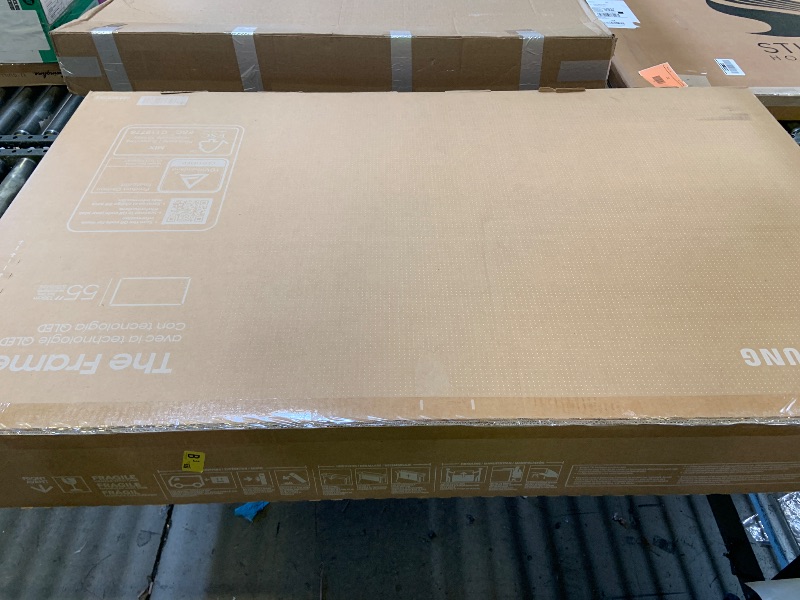 Photo 1 of Samsung 55-Inch Class The Frame LS03F 4K QLED Smart TV (2025 Model) Slim Fit Wall Mount, Modern Frame Design, NQ4 AI Gen2 Processor, Art Mode, Artful Picture Quality, Samsung Vision AI, Alexa Built-in