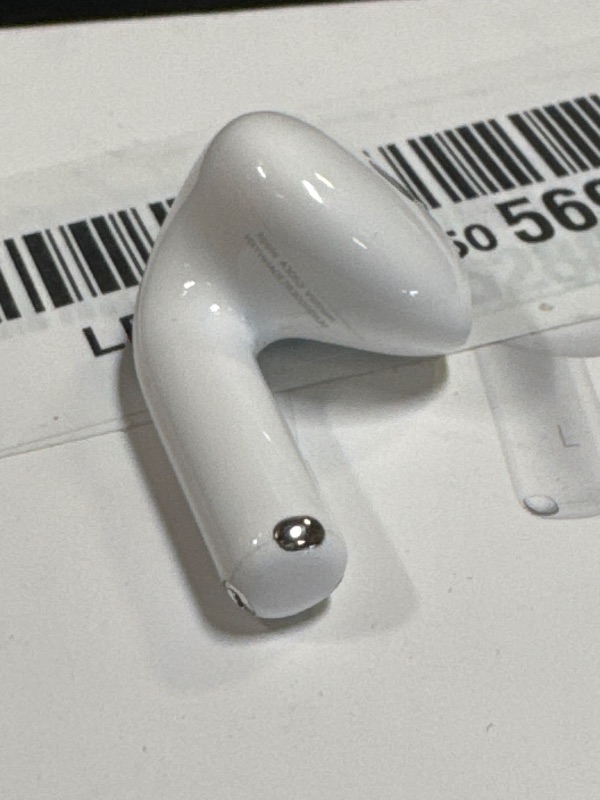 Photo 1 of Charging port doesn’t work **Apple AirPods 4 Wireless Earbuds, Bluetooth Headphones, Personalized Spatial Audio, Sweat and Water Resistant, USB-C Charging Case, H2 Chip, Up to 30 Hours of Battery Life, Effortless Setup for iPhone