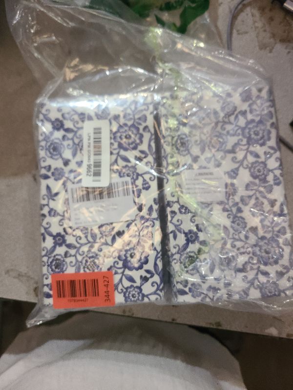 Photo 1 of 100 Pcs Blue Floral Guest Napkins Disposable Blue and White Hand Towels Decorative Watercolor Spring Flowers 3 Ply Paper Napkins for Bathroom Toilet Powder Room Dinner Christmas Party Supplies