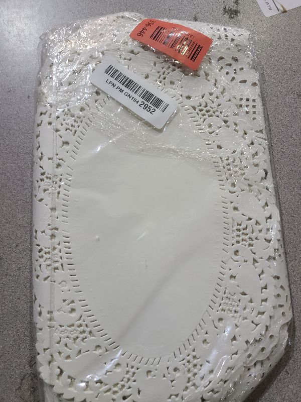 Photo 1 of 150Pcs Paper Doilies Assorted Sizes White Lace Paper Doilies Disposable Doily Rectangle Round Paper Doilies for Dessert Trays Tables Furniture Buffet Cake Fried Food Wedding Party Tableware Decor