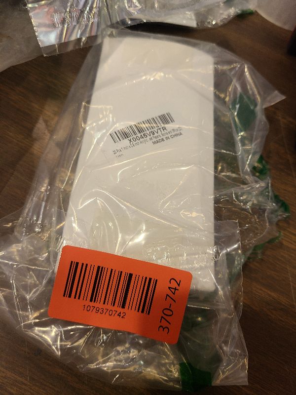 Photo 1 of 20 Pcs 1 Inch x 0.9 Inch Acrylic Paper Clips, Small Transparent Pins for Files,Test Papers, Socks and Office (20)