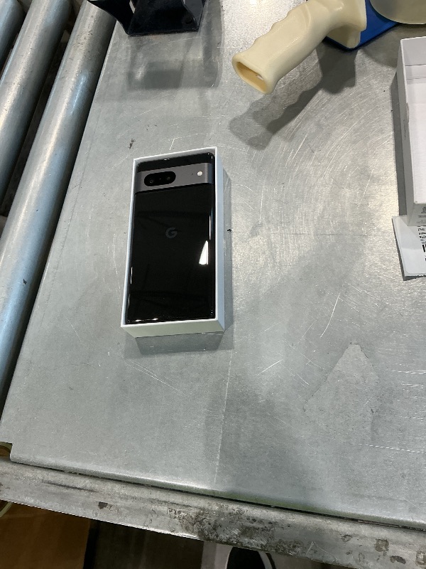 Photo 1 of Google Pixel 7-5G Android Phone - Unlocked Smartphone with Wide Angle Lens and 24-Hour Battery - 256GB - Obsidian