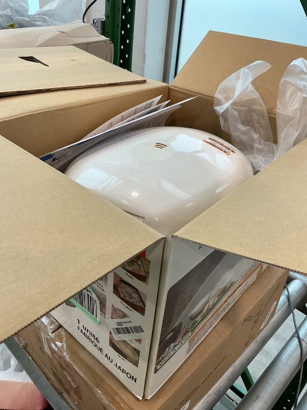 Photo 1 of [HEAVY USAGE] Zojirushi NS-ZCC10 5-1/2-Cup Neuro Fuzzy Rice Cooker and Warmer, Premium White