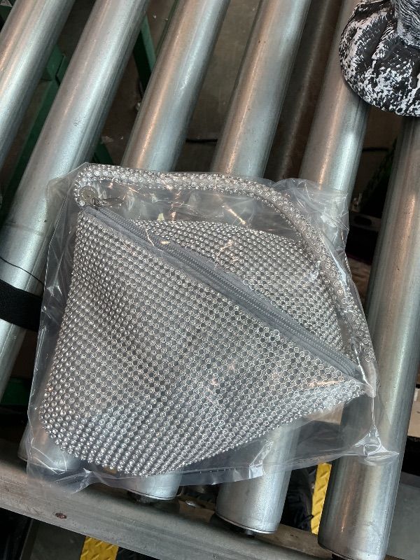 Photo 1 of [Strap is broken] BABEYOND Women's Rhinestone Clutch Evening Bags Sparkly Glitter Triangle Purse for 1920s Party Prom Wedding