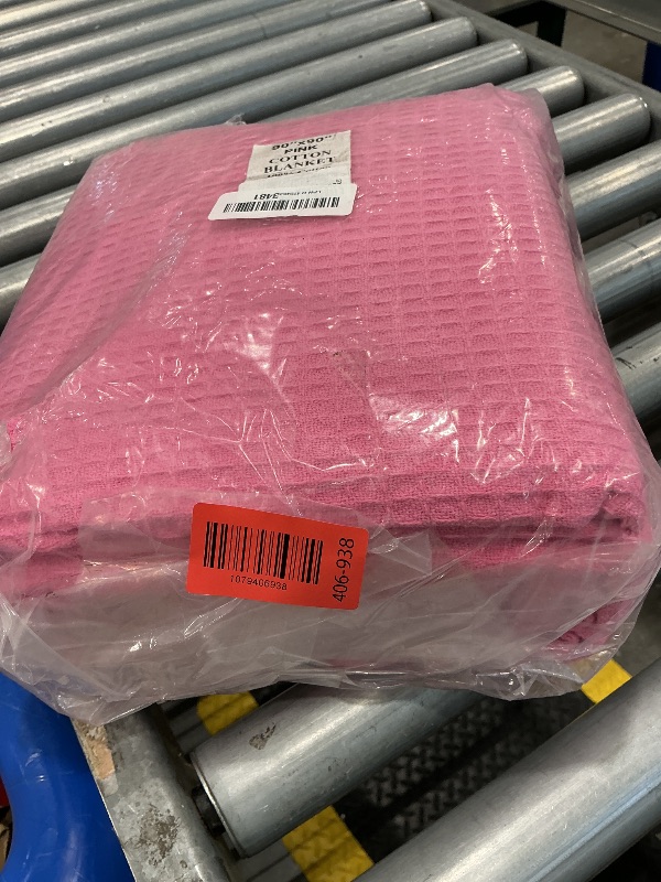 Photo 1 of 100% Cotton Blankets for Bed - Waffle Weave Blankets for Summer, Lightweight and Breathable Soft Woven Blanket for Spring (Pink, Queen (90" x 90"))