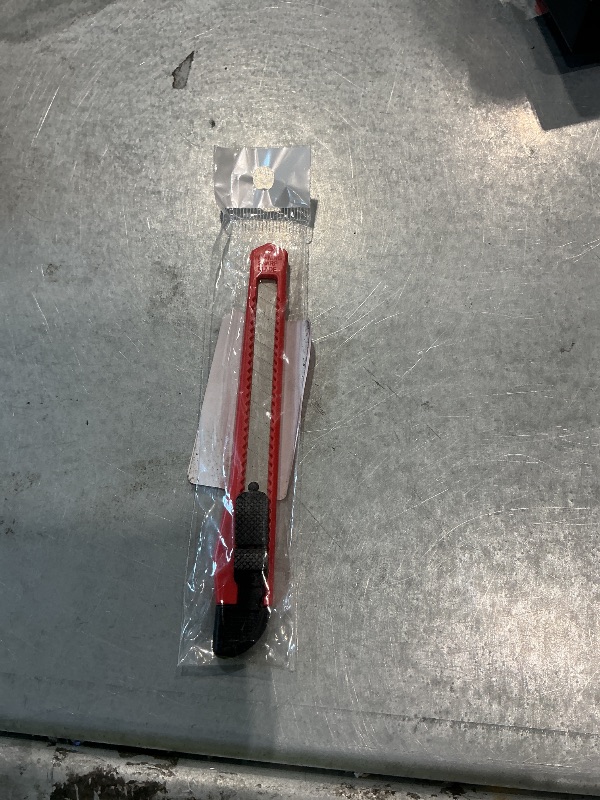 Photo 1 of 1 Small Red Utility Knife Box Cutters Snap Off Blade 9MM Blade