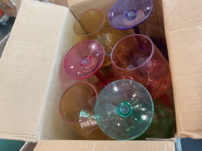Photo 1 of [Used, Clean First] Unbreakable Stemmed Square Tritan Acrylic Wine Glasses European Style | Set of 4 | 100% US Drinkware, 18 oz Dishwasher Safe Clear Color Shatterproof BPA-free plastic, Floating Pool, Indoor and Outdoor