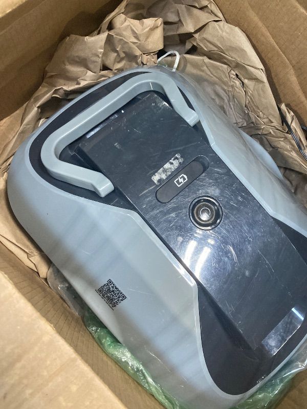 Photo 1 of !! NOT WORKING USE FOR PARTS !!! 200mins Runtime Automatic Pool Vacuum Robot for Leaves & Dirt