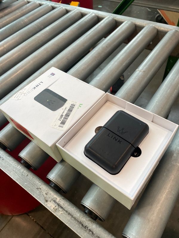 Photo 1 of [DAMAGED] Arccos Link Pro Wearable: Automatically Track Your Golf Game Without Your Phone, Compatible with Arccos Smart Sensors & Arccos Smart Grips