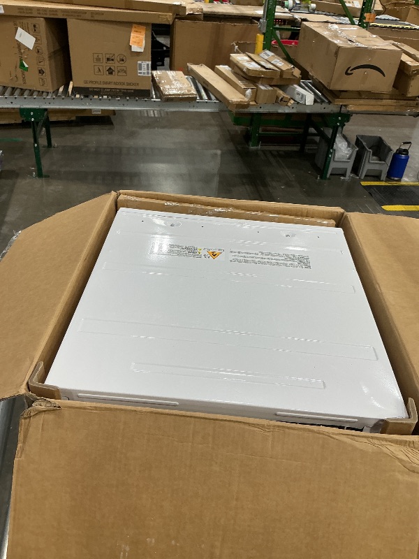 View 3 of [plug is messed up]Keystone 23,200 BTU Window Air Conditioner with 16,000 BTU Supplemental Heat and Dehumidifier, 230V, Window AC for Large Rooms up to 1,500 Sq.Ft. with Smart Remote Control