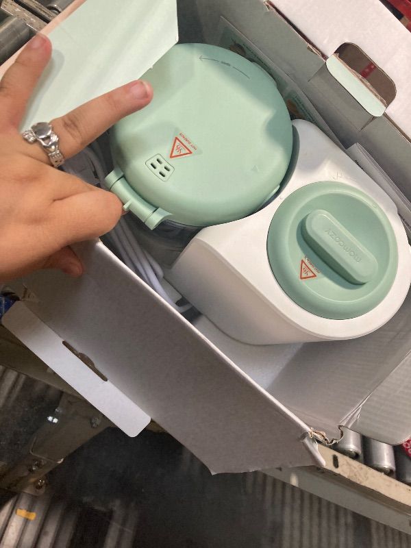 View 3 of !!HAS BEEN ~~USED!!!! MISSING UTENSILS!!
Momcozy AutoMeal Baby Food Maker – One-Step Auto Steam & Blend Food Processor, 15oz Large Cup & 6-Blade Design, Self-Cleaning, Auto 3-Stage Texture Settings for Effortless Homemade Baby Puree