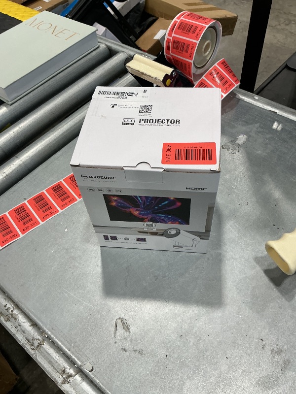 Photo 1 of ?Electric Focus?Magcubic Mini Projector 4K Support, Smart Projector with WiFi 6 and Bluetooth 5.4, 5W Soundbase Speaker, 180° Rotation, Portable Proyector for Home Theater