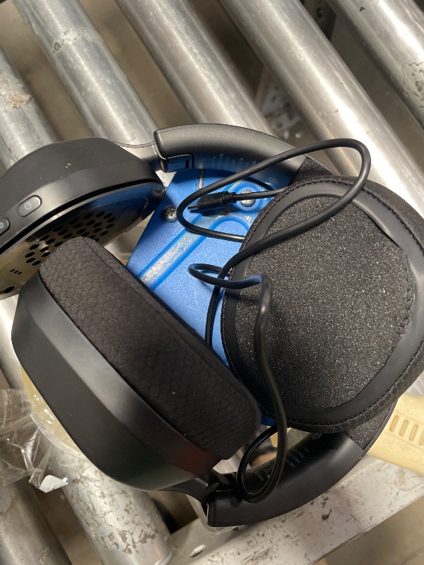 Photo 1 of **DOES NOT POWER ON**PARTS ONLY** Black Headset