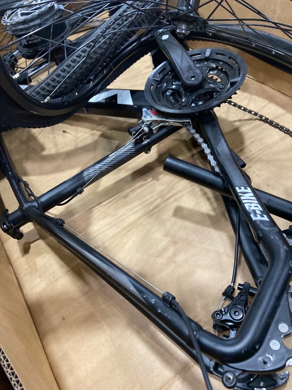 View 5 of *** HEAVY DAMAGE ***
**** PARTS ONLY *** see notes**
Vivi Electric Mountain Bike