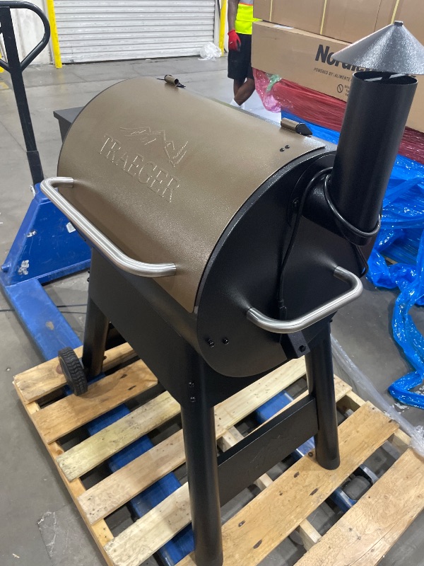 View 2 of **TRUCK PICK UP***Traeger Pro 22 Wood Pellet Grill & Smoker, 572 Sq In