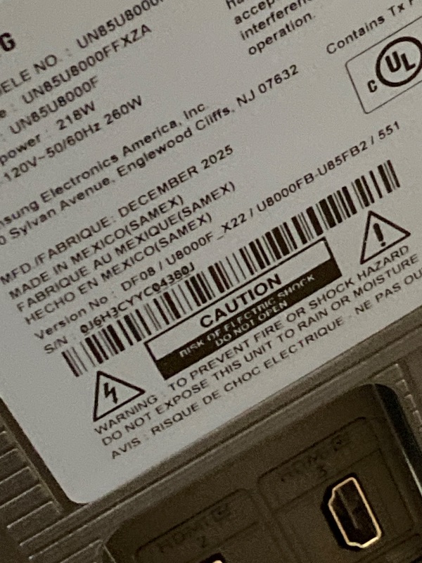 Photo 1 of **CRACKED SCREEN PARTS ONLY** Samsung 85-Inch UHD 4K Smart TV (2025)
