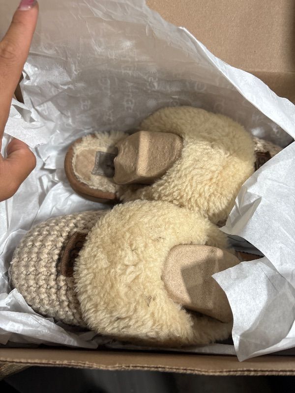 Photo 1 of ** CHECK COMMENTS***   UGG Women's Cozy Slipper, Cream, 06