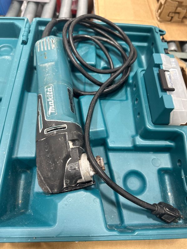 Photo 1 of **FACTORY SEALED**  Makita TM3010CX1 Multi-Tool Kit
