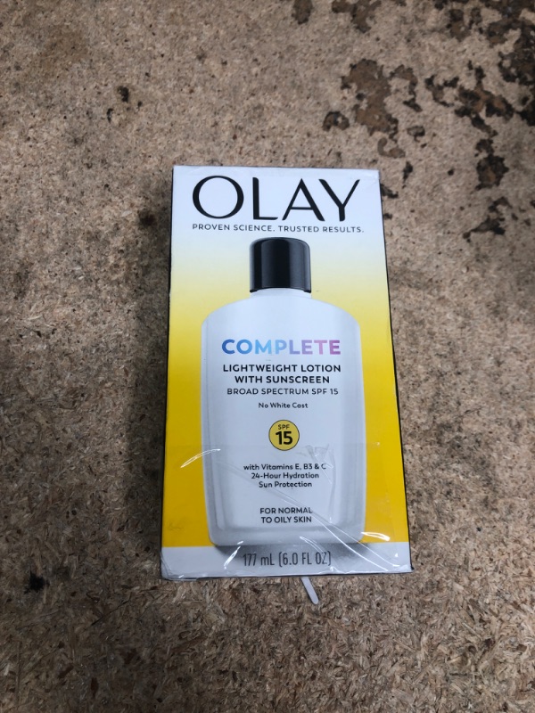 Photo 1 of *ONLY 1* Olay Face Moisturizer, Complete with Sunscreen SPF 15, Daily Facial Lotion for Normal Skin, Lightweight Hydrating Broad Spectrum Sun Protection - Vitamin C, E, and Niacinamide - 6 Oz 1 pack