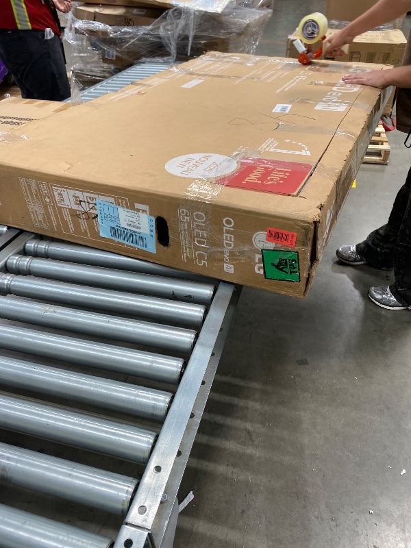 Photo 1 of ***DAMAGED -NON-FUNCTIONAL SELLING AS PARTS ONLY*** LG 65-Inch Class OLED evo AI 4K C5 Series Smart TV w/Dolby Atmos, Dolby Vision, HDR10, AI Super Upscaling 4K, Filmmaker Mode, Wow Orchestra, Alexa Built-in (OLED65C5PUA, 2025)***MISSING PIECES -NO REMOTE
