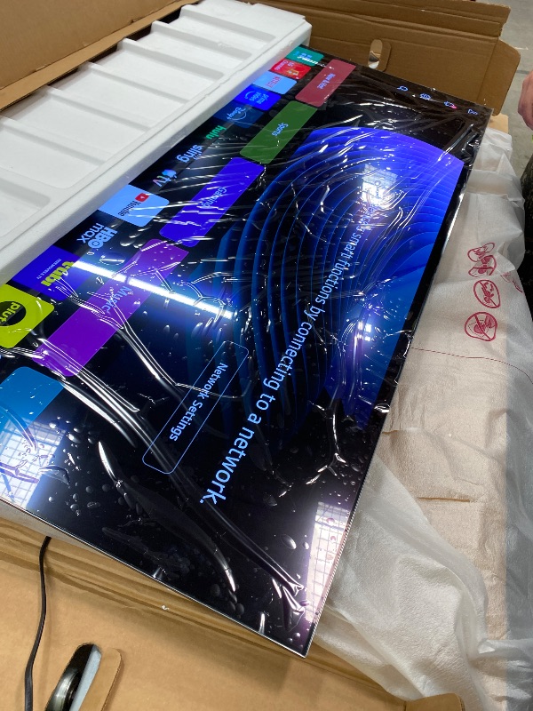 Photo 1 of ***DAMAGED -NON-FUNCTIONAL SELLING AS PARTS ONLY*** LG 65-Inch Class OLED evo AI 4K C5 Series Smart TV w/Dolby Atmos, Dolby Vision, HDR10, AI Super Upscaling 4K, Filmmaker Mode, Wow Orchestra, Alexa Built-in (OLED65C5PUA, 2025)***MISSING PIECES -NO REMOTE