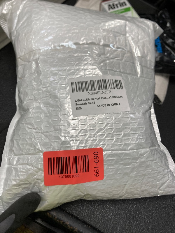 Photo 1 of *bag opened* LJIACLEA Floss Picks 1000 Count Dental Floss Sticks Gen 5 Bulk Tooth Picks Flossers with Travel Case Toothpicks for Family Restaurant Adults Teeth Cleaning