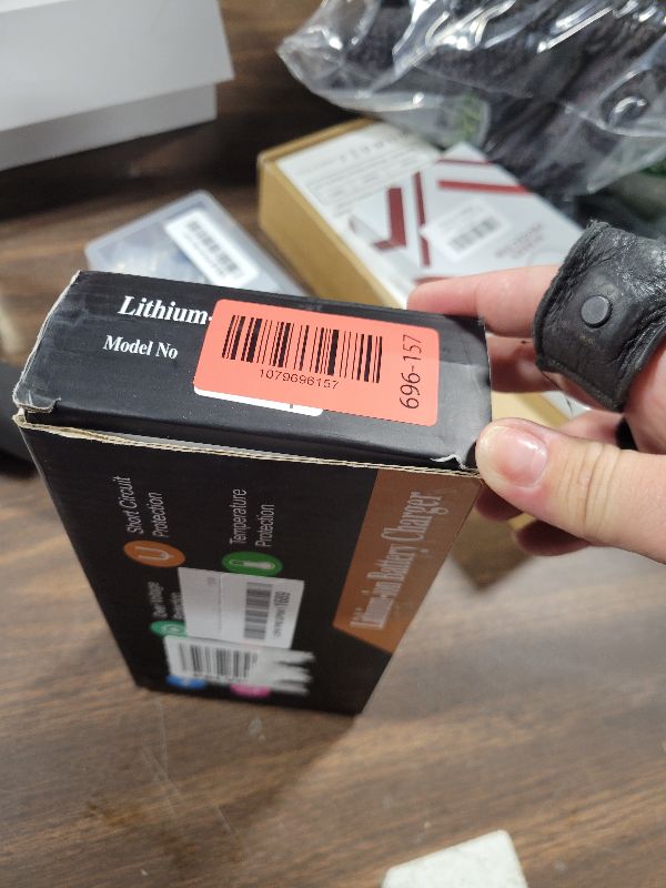 Photo 1 of 12V Lithium Battery Charger 14.6V 10A LiFePO4 Battery Charger for 12V Lithium Iron Phosphate Battery, Built-in Safety Protections, Support 0V Charging, Fast Charging, Smart Charger with LED Indicator
