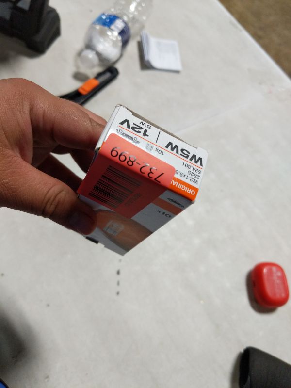 Photo 1 of 10 x OSRAM W5W ORIGINAL (501) 12V 5W W2,1x9,5d Halogen Car Clear Bulbs 2825