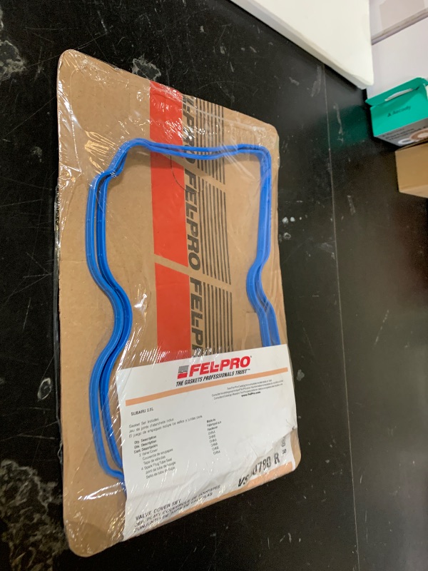Photo 1 of Fel-Pro VS 50780 R Engine Valve Cover Gasket Set
