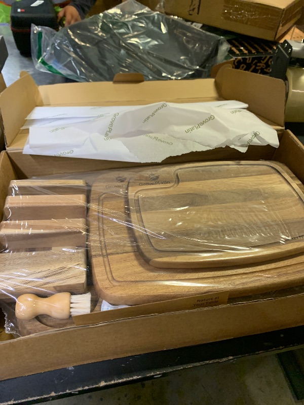 Photo 1 of Whuto Electric Knife