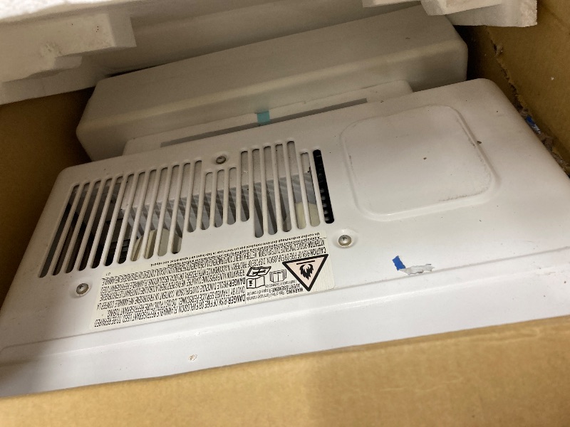 Photo 1 of *** DAMAGED -NON-FUNCTIONAL -SELLING AS PARTS ONLY*** Midea 10,000 BTU U Shaped Smart Inverter Window Air Conditioner - Cools 450 Sq Ft, Ultra Quiet with Open Window Operation - Alexa/Google Assistant Compatible, 37% Energy Savings, Remote (2026 Edition)