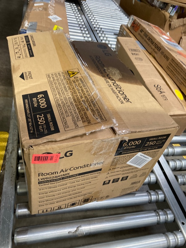 Photo 1 of ***DAMAGED -SELLING AS PARTS ONLY*** 

LG 6000 BTU Window Air Conditioner[2024 New] Remote Control, WiFi Enabled works with LG ThinQ, Alexa, Hey Google, Washable Filer Ultra-Quiet Cools Small Room up to 250 Sq.Ft AC Unit White LW6024RSMX