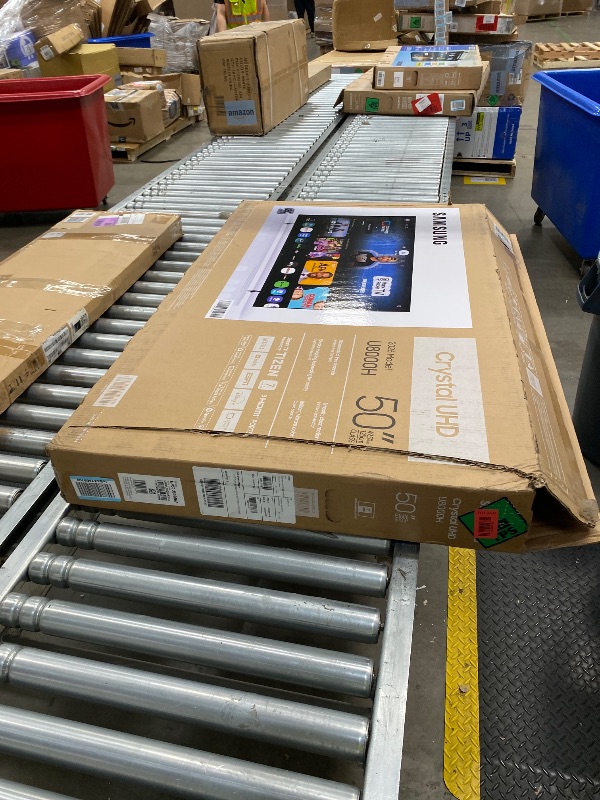 Photo 1 of **** THE SCREEN IS DAMAGE****Samsung 50-Inch Class Crystal UHD U8000H Series Samsung Vision AI Smart TV (2026 Model, 50U8000H) Crystal Processor 4K, Endless Free Content, Motion Xcelerator, Color Booster, Alexa Built-in